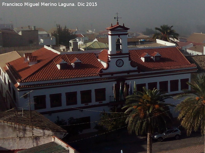 Ayuntamiento de Lopera - Ayuntamiento de Lopera. Desde el Castillo de Lopera