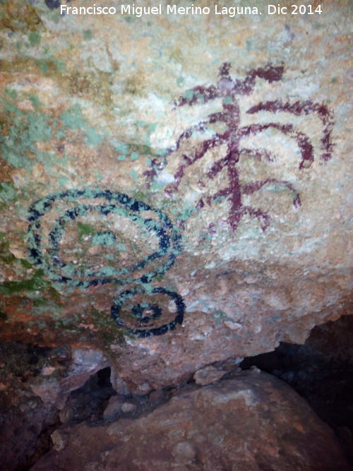 Pinturas rupestres falsas de la Cueva de la Solana - Pinturas rupestres falsas de la Cueva de la Solana. 