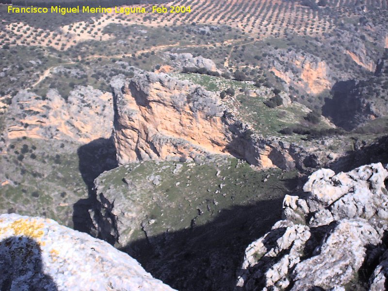 Cerro La Veleta - Cerro La Veleta. Extremidad rocosa que forma junto a la pared del Canjorro la entrada a los Caones