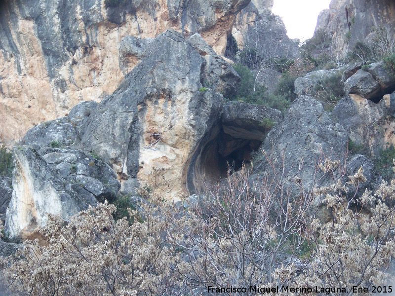 Torcal de Los Pollos - Torcal de Los Pollos. Abrigo