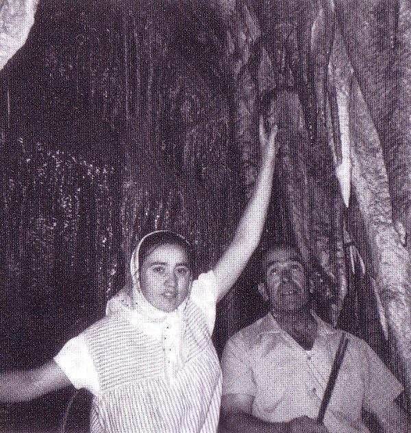 Camino de la Canalizacin - Camino de la Canalizacin. Foto antigua. Cueva descubierta y tapada al hacer lo tneles