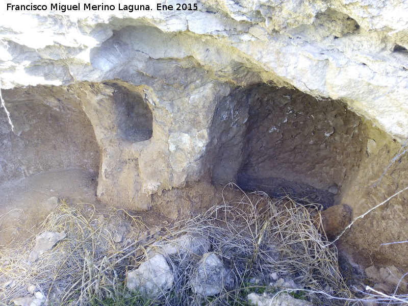 Cuevas Piquita. Cueva VII - Cuevas Piquita. Cueva VII. Hornacinas y pesebre