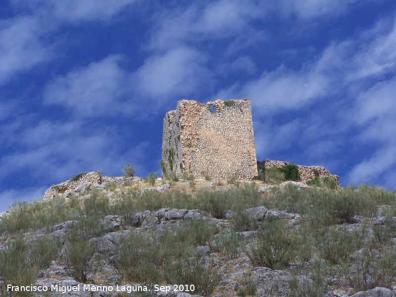 Castillo de la Pea - Castillo de la Pea. Torre del Homenaje y murallas