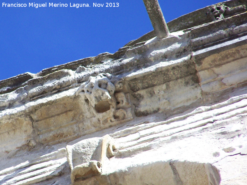 Iglesia de Santa Marta - Iglesia de Santa Marta. Grgolas de la torre