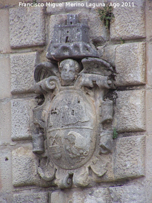 Fuente Nueva - Fuente Nueva. Escudo izquierdo