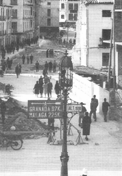 Farola de la Puerta Barrera - Farola de la Puerta Barrera. Foto antigua