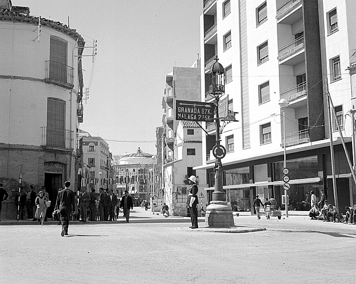 Farola de la Puerta Barrera - Farola de la Puerta Barrera. Foto antigua