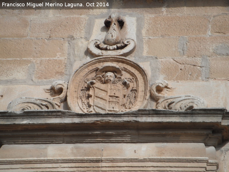 Iglesia de San Pedro Apstol - Iglesia de San Pedro Apstol. Escudo