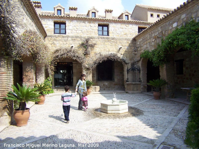 Palacio de los Seores De La Chica - Palacio de los Seores De La Chica. Patio