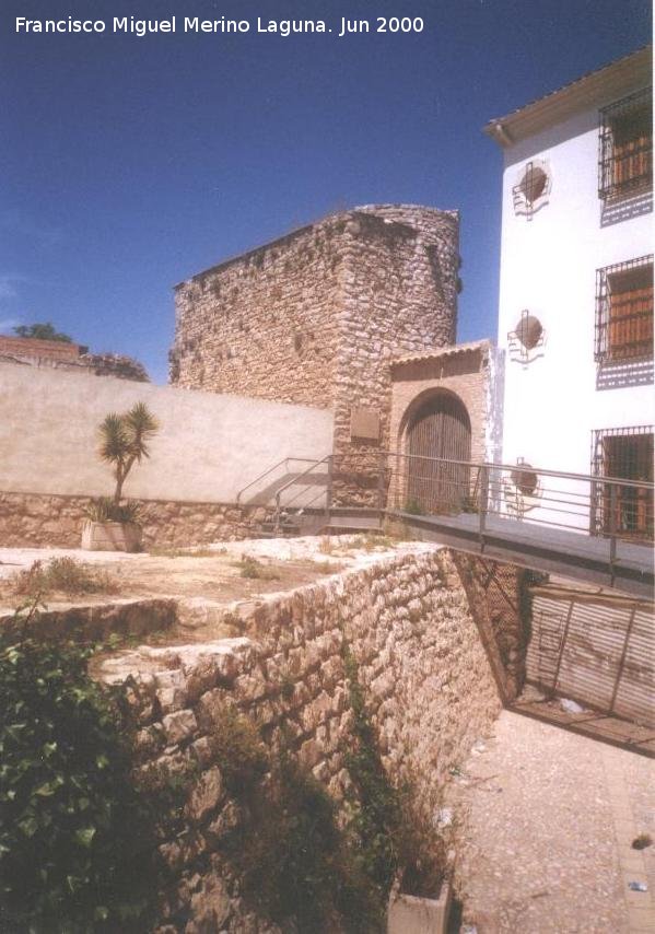 Castillo de Torredonjimeno. Torren Puerta de Martos - Castillo de Torredonjimeno. Torren Puerta de Martos. 