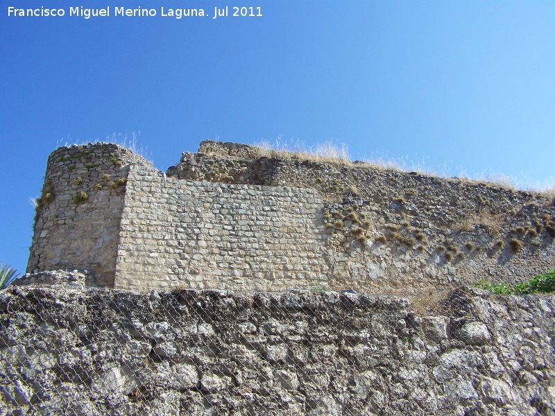 Castillo de Torredonjimeno. Murallas - Castillo de Torredonjimeno. Murallas. 