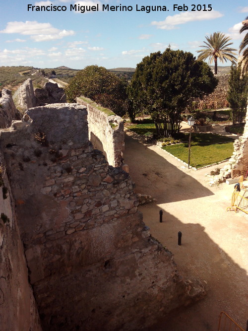 Castillo de Torredonjimeno. Murallas - Castillo de Torredonjimeno. Murallas. 