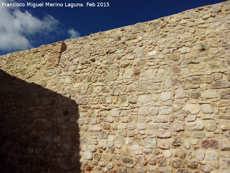 Castillo de Torredonjimeno. Murallas - Castillo de Torredonjimeno. Murallas. 