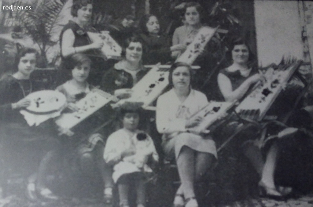 Romera de la Virgen de la Estrella - Romera de la Virgen de la Estrella. Foto antigua. Mujeres confencionando estadales