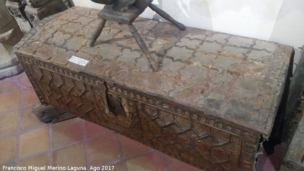 Arcn - Arcn. Baul de novia mudjar. Siglo XIV. beda. Museo de Arte Andalus - beda