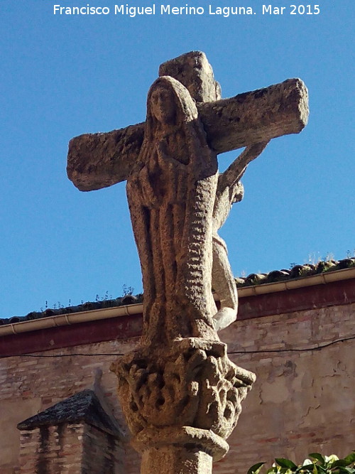 Cruz del Altozano del Convento - Cruz del Altozano del Convento. Virgen
