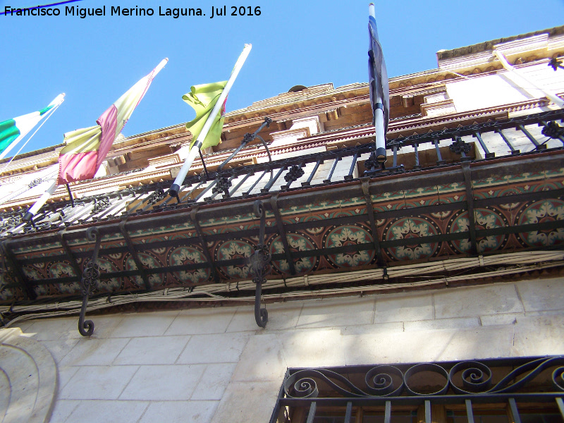 Ayuntamiento de Navas de San Juan - Ayuntamiento de Navas de San Juan. Baldosas del balcn