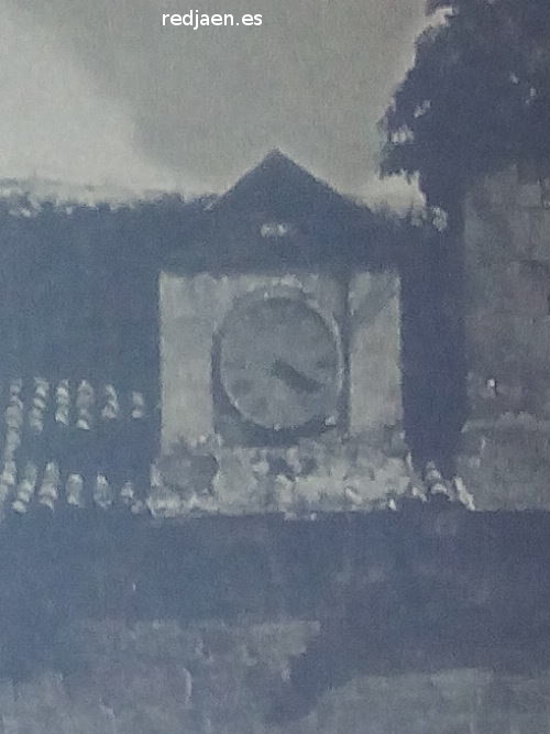 Iglesia de San Juan Bautista - Iglesia de San Juan Bautista. Foto antigua del reloj en la Iglesia