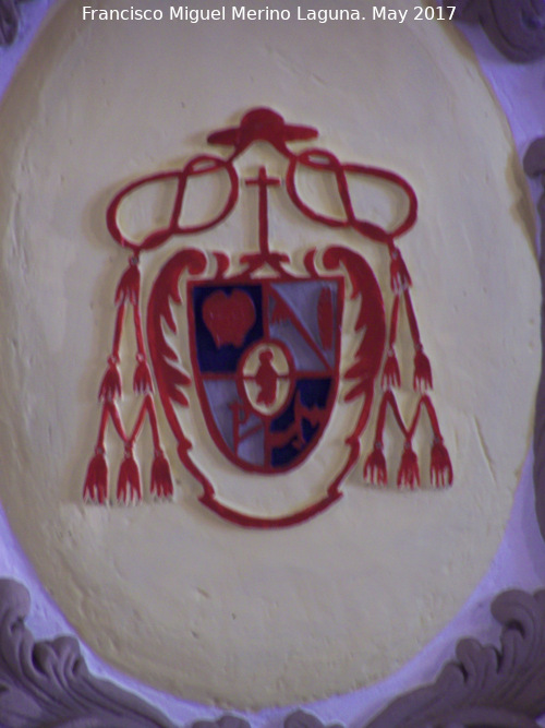 Iglesia de San Juan Bautista - Iglesia de San Juan Bautista. Escudo del obispo de Jan Don Flix Romero Menjbar