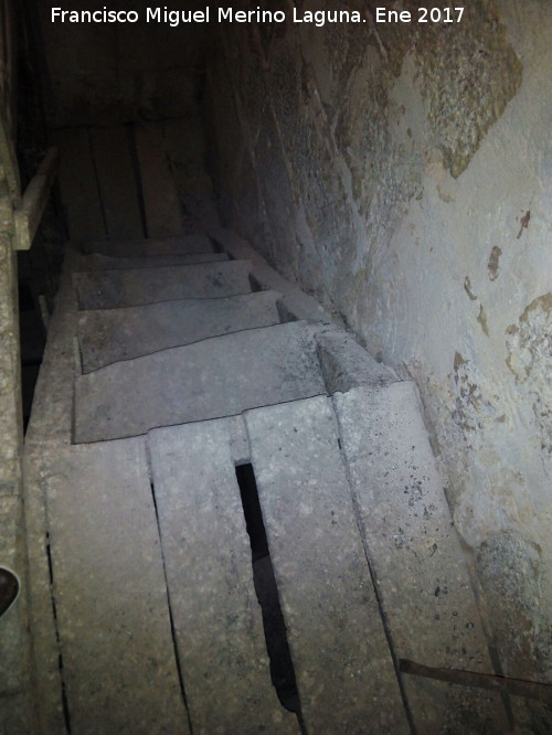 Iglesia de San Juan Bautista - Iglesia de San Juan Bautista. Escaleras de madera de la torre