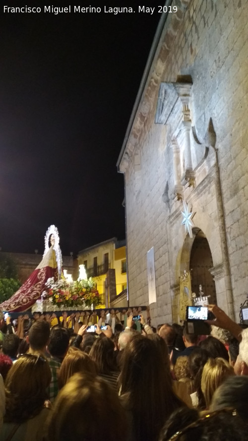 Iglesia de San Juan Bautista - Iglesia de San Juan Bautista. Trayendo a la Virgen de la Estrella el da 3 de Mayo