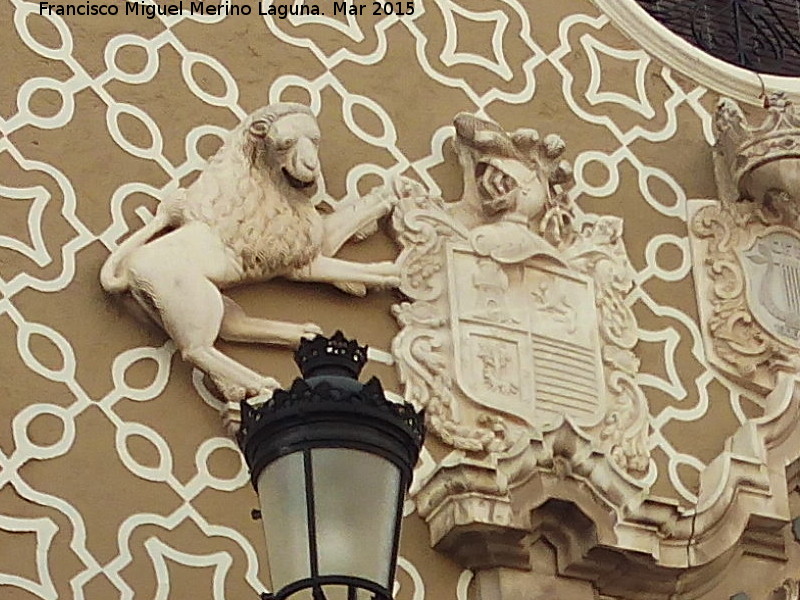 Centro Filarmnico - Centro Filarmnico. Escudo izquierdo