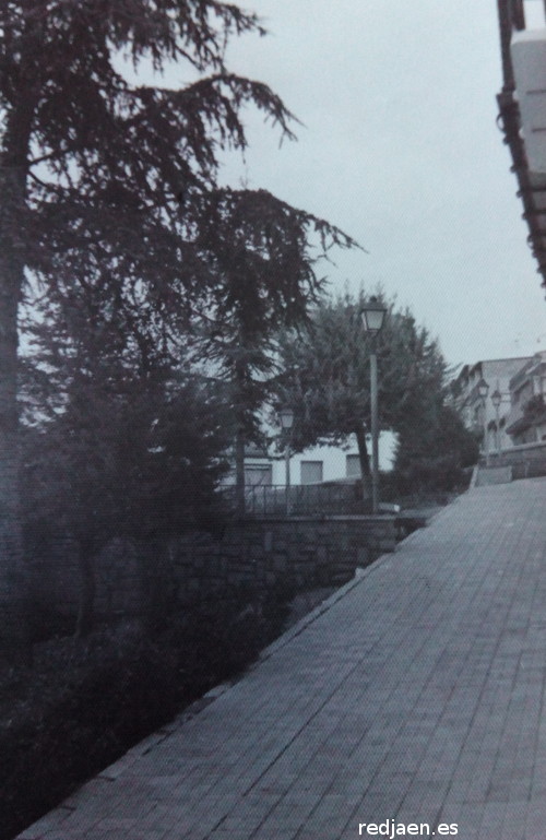 Plaza Domingo lvarez - Plaza Domingo lvarez. Foto antigua de Pedro Merino Megas