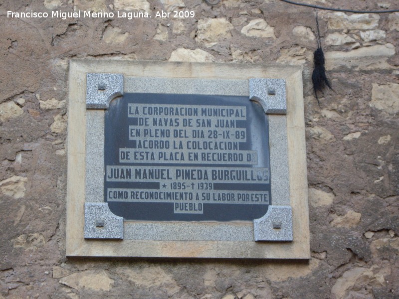 La Valla - La Valla. Placa a D. Juan Manuel Pineda Burguillos
