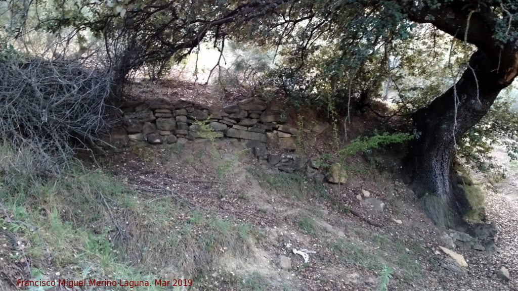 Fuente del Charquillo - Fuente del Charquillo. Muros de piedra seca