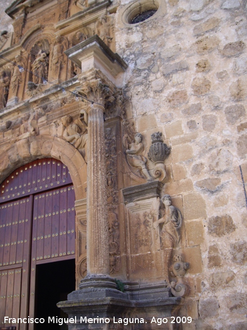 Iglesia de la Asuncin - Iglesia de la Asuncin. Lateral derecho de la portada