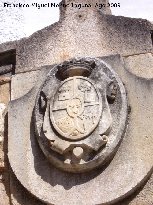 Fuente de los Chorros - Fuente de los Chorros. Escudo de los Borbones