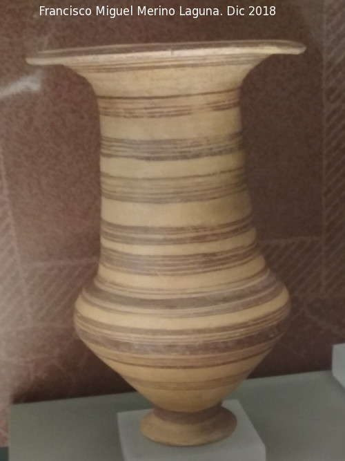 Cmara Sepulcral de Toya - Cmara Sepulcral de Toya. Vaso a chardn siglo IV a.C. Museo Ibero