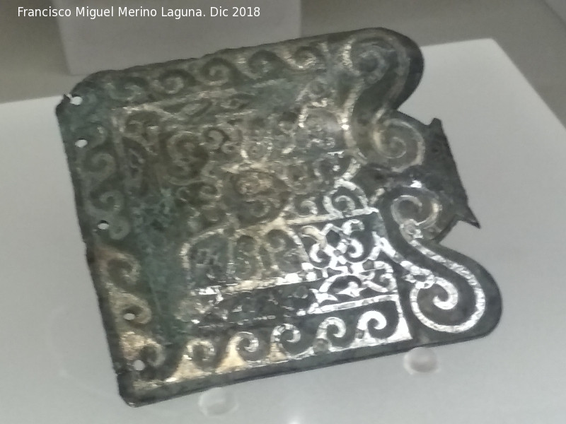 Cmara Sepulcral de Toya - Cmara Sepulcral de Toya. Broche de cinturn siglo IV a.C. Museo Ibero