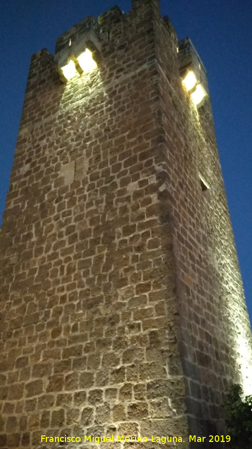 Castillo de Peal - Castillo de Peal. Torre del Reloj