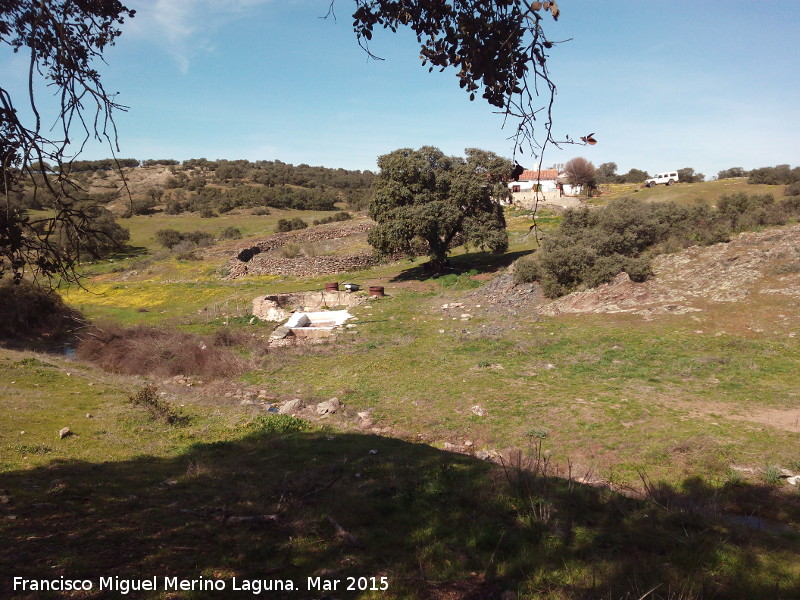 Corral de La Cndila - Corral de La Cndila. El cortijo, el corral y el lavadero