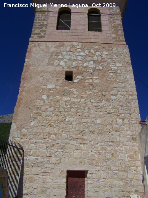 Castillo de las Peuelas - Castillo de las Peuelas. Torre del Homenaje desde el patio de armas