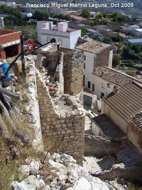 Castillo de las Peuelas - Castillo de las Peuelas. Torreones rectangulares de su muralla