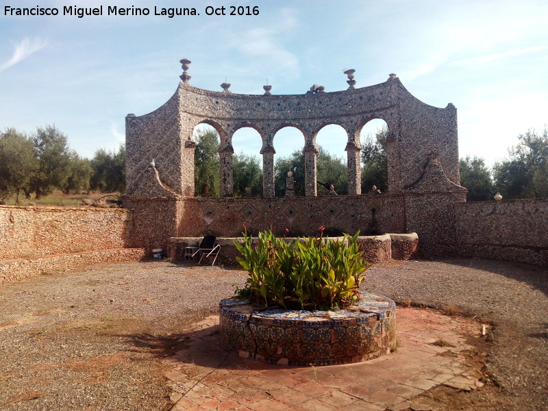 Cortijo Granja del Carmen - Cortijo Granja del Carmen. Restos de los jardines y su fuente