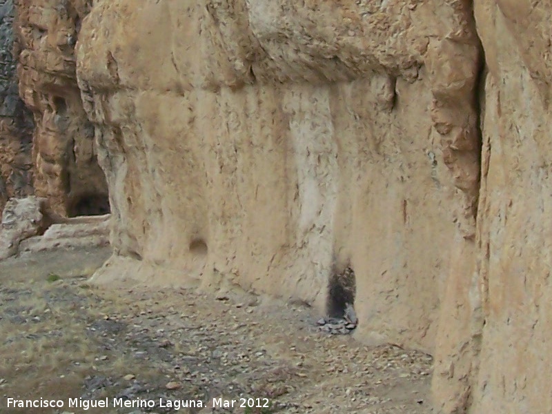 Fortaleza natural de la Pea de los Buitres - Fortaleza natural de la Pea de los Buitres. Pared trabajada