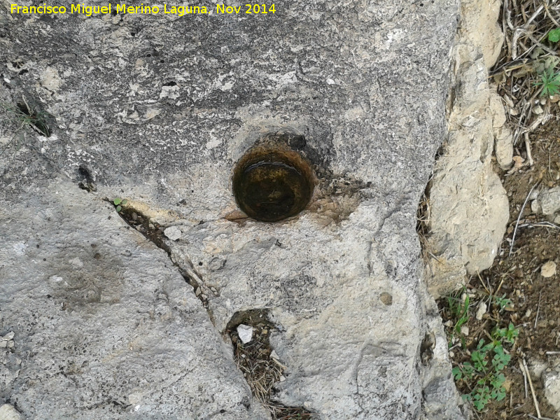 Fortaleza natural de la Pea de los Buitres - Fortaleza natural de la Pea de los Buitres. Hoyo de poste