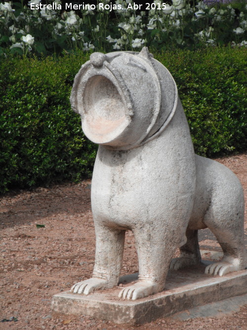 Escultura del Len de Monzn de Campos - Escultura del Len de Monzn de Campos. 