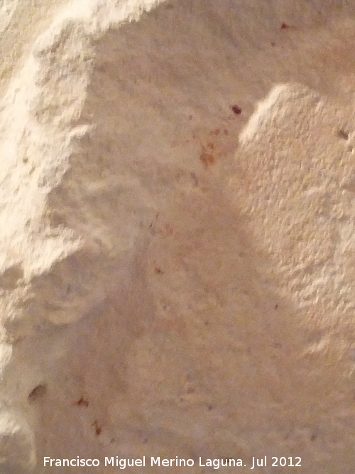 Cerrillo Blanco - Cerrillo Blanco. Restos de pintura roja en el Grifo con palmeta y serpiente
