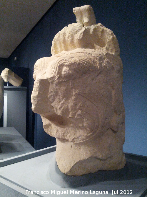 Cerrillo Blanco - Cerrillo Blanco. Cabeza de grifo. Museo Provincial