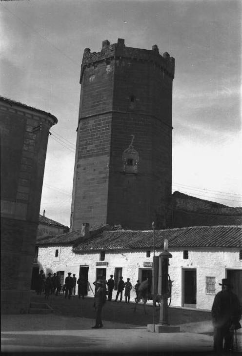 Castillo de Porcuna - Castillo de Porcuna. Foto antigua