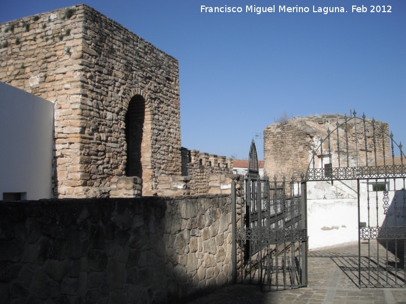 Castillo de Porcuna - Castillo de Porcuna. Torreones
