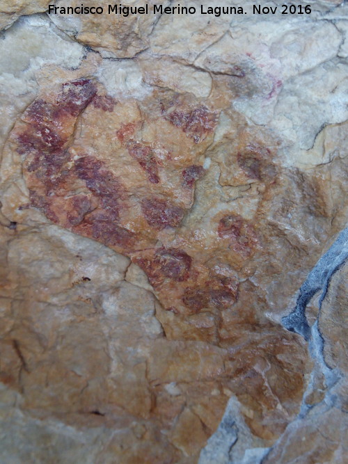 Pinturas rupestres de las Cuevas del Curro Abrigo III - Pinturas rupestres de las Cuevas del Curro Abrigo III. Agrupacin de puntos inferiro del grupo I