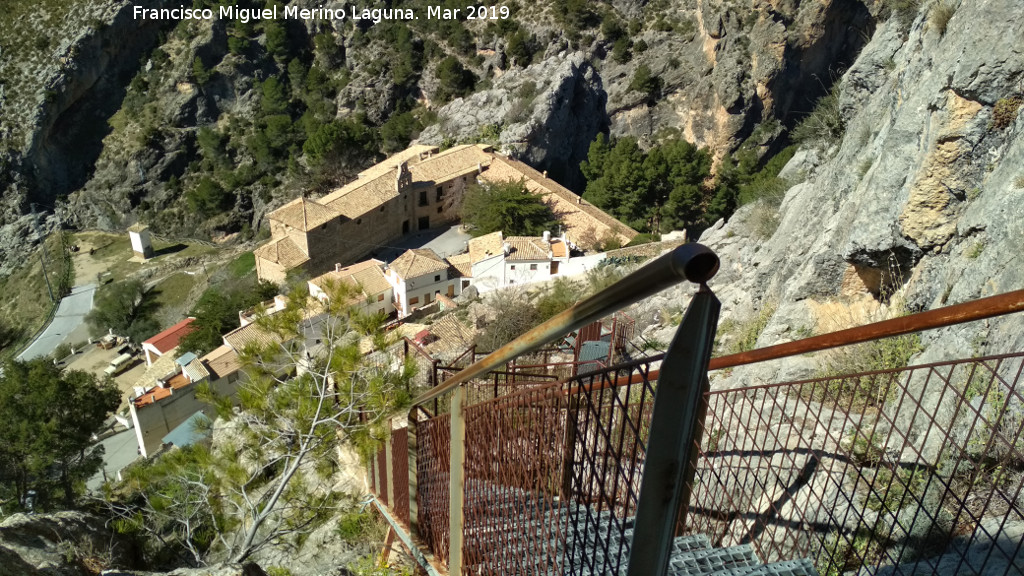 Castillo de Tscar - Castillo de Tscar. Escalera metlica