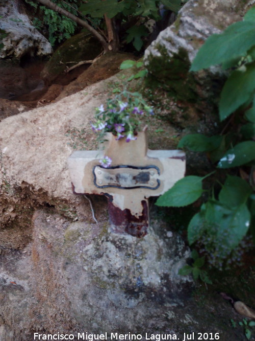 Cueva del Agua - Cueva del Agua. Cruz