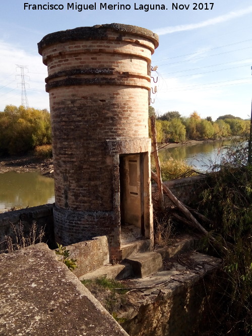 Presa de Casas Nuevas - Presa de Casas Nuevas. Garita