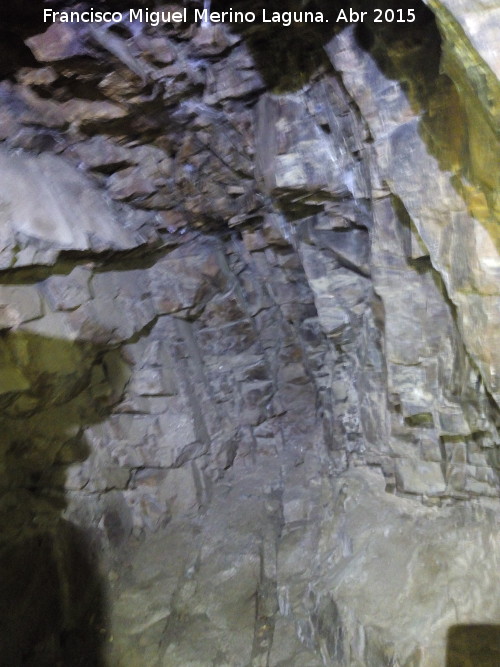 Cueva Pequea de Jos Mara El Tempranillo - Cueva Pequea de Jos Mara El Tempranillo. Interior